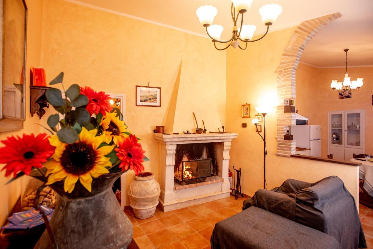 Relax Nell' Antico Borgo Villa Casperia Dış mekan fotoğraf